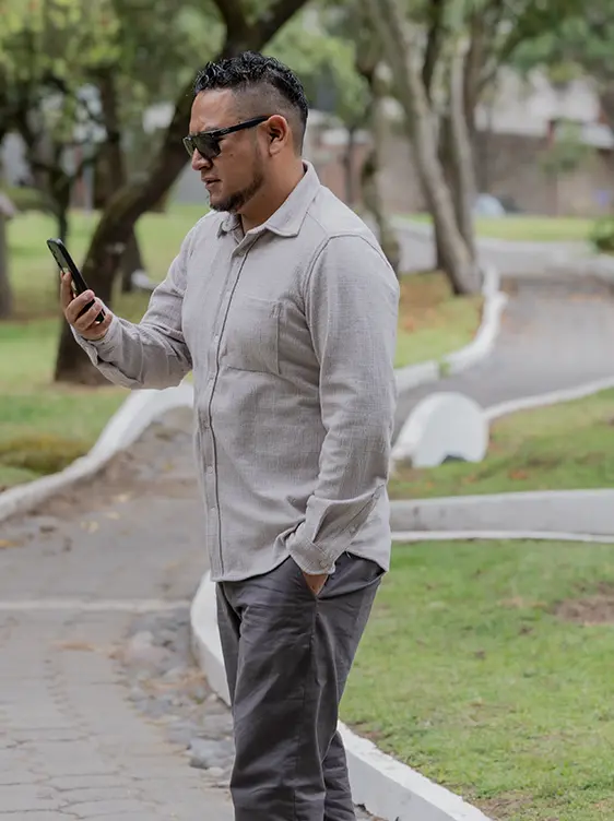 Byron Rodríguez, estratega digital y especialista en desarrollo web en Ecuador, disponible para contacto profesional en Start Creativo